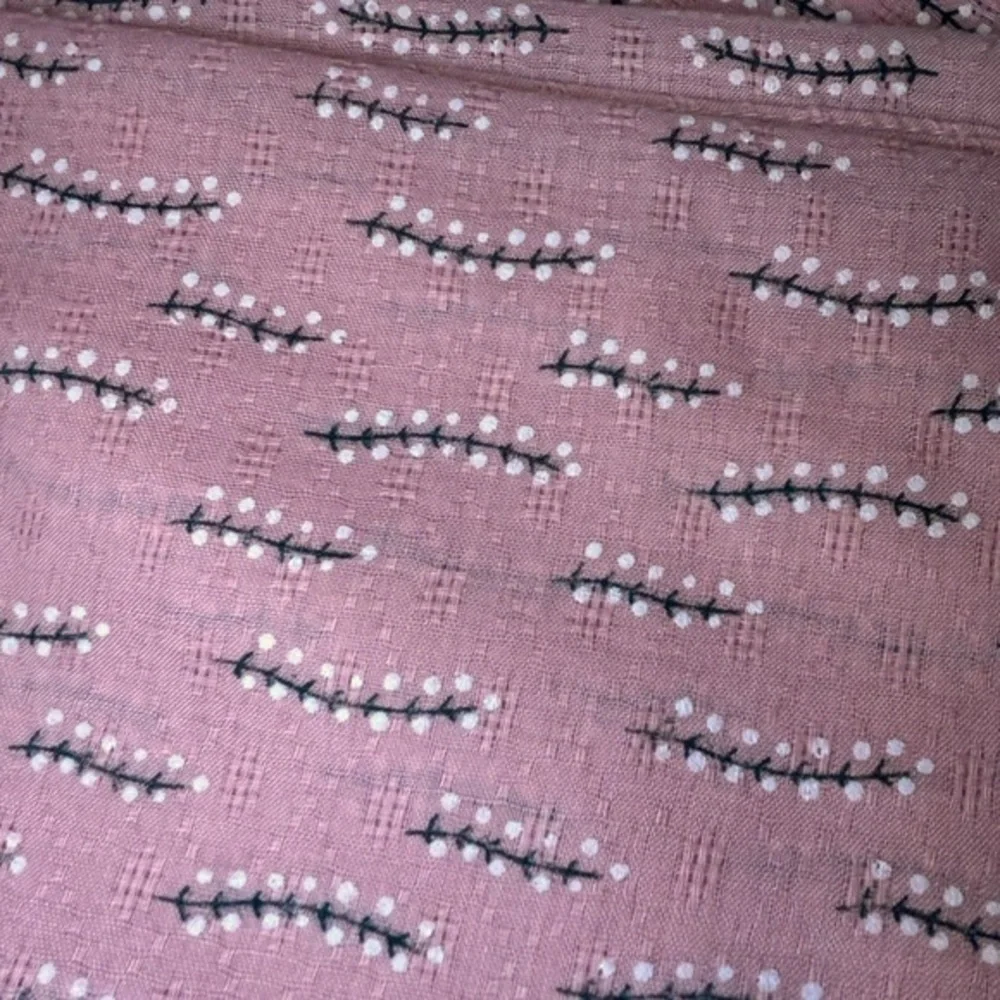 NWT ARIANNA BY HOWARD WAFFLE KNIT SOFT WEAVE SCARF, PINK PLANT PRINT